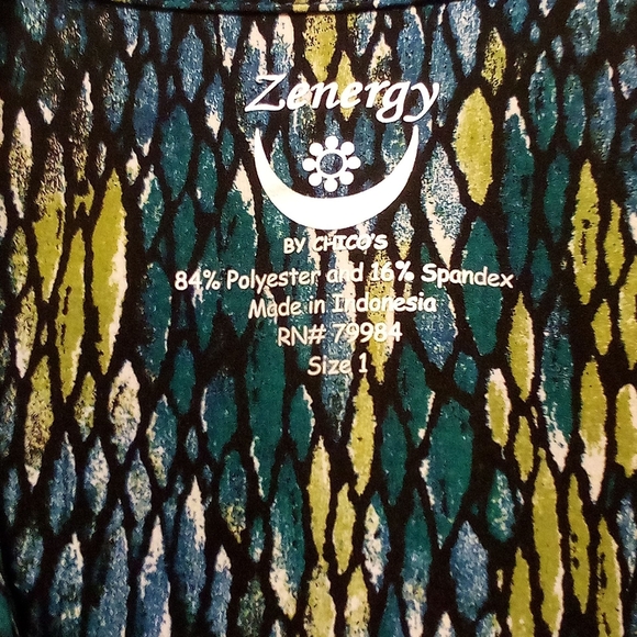 Chico's Zenergy, NWOT Multi Colored, Zipp Up Jacket W/ Two Front Pockets, Size 1 - Picture 13 of 14